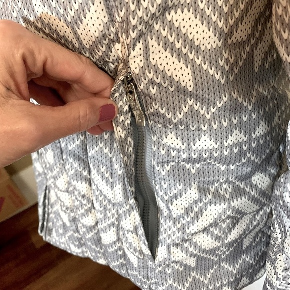 Zeroxposur Women’s Quilted Puffer Coat Gray and White Size Small - Picture 2 of 13